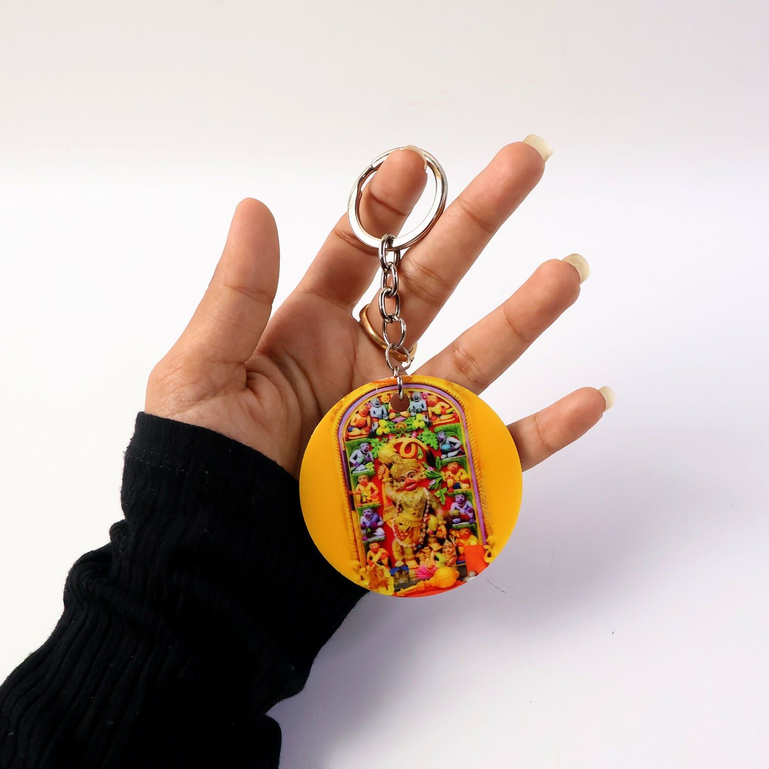 Hanuman Mandir Printed Round Keychain – Bright, Devotional & Lightweight Key Holder