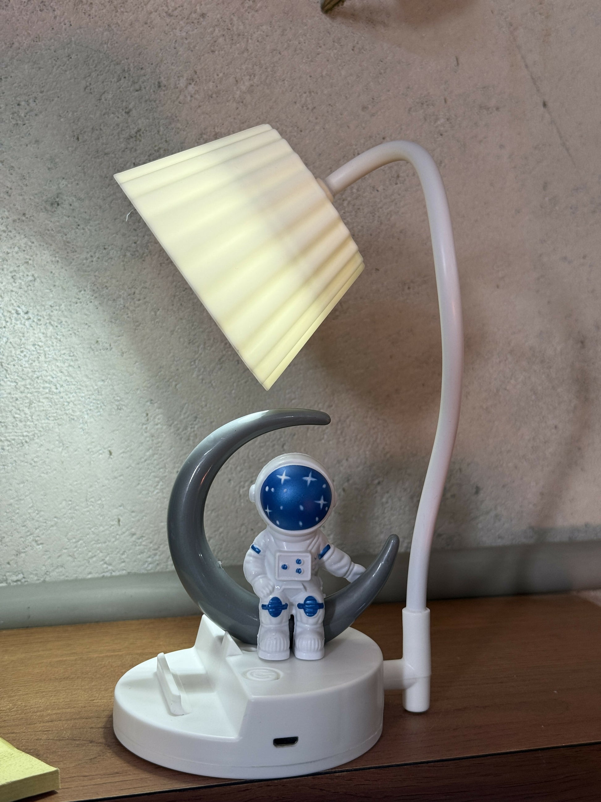 Astronaut Moon LED Table Lamp with Soft Light, USB Rechargeable Night Lamp