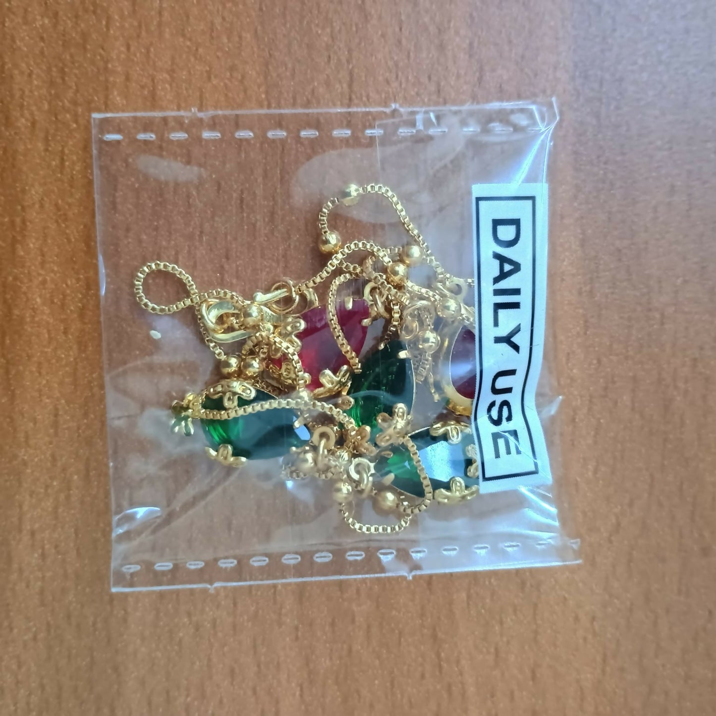 whl172_91207_charm_necklace_1204708e