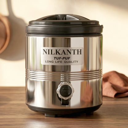 Top view showing lid and handle of Nilkanth Splash 6000 jug