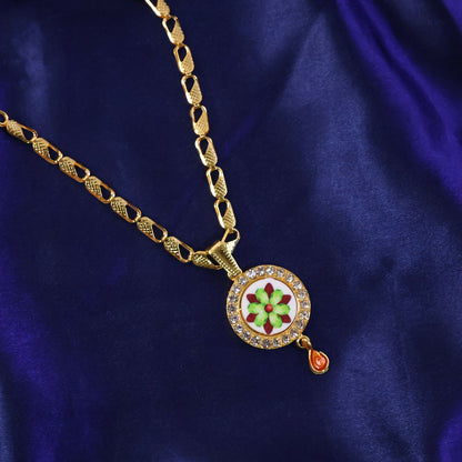 Elegant Gold Plated Pendant Necklace with Floral Design