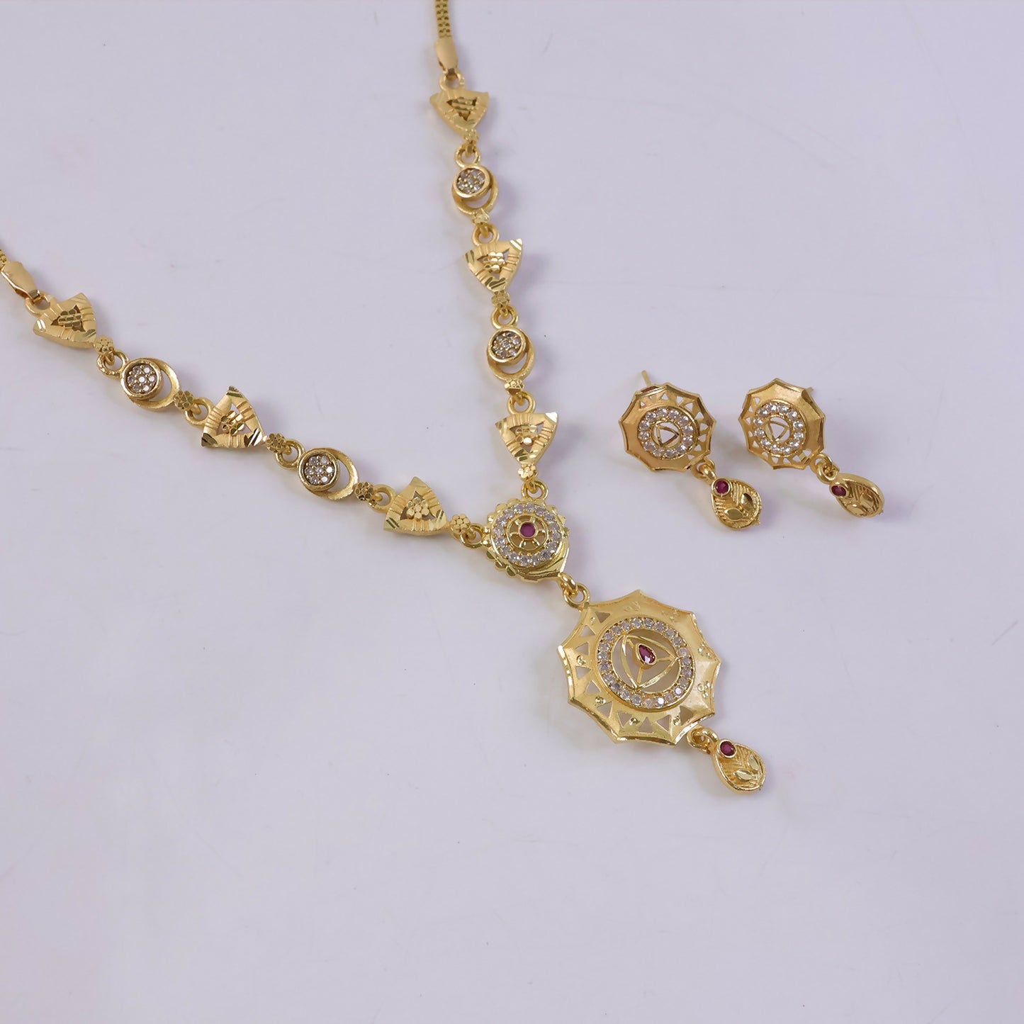 Stunning Necklace Set for Every Occasion with Beautiful Statement Design