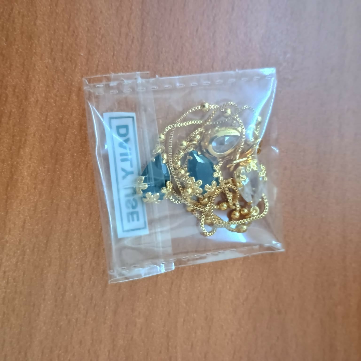 whl172_91204_charm_necklace_1204708b