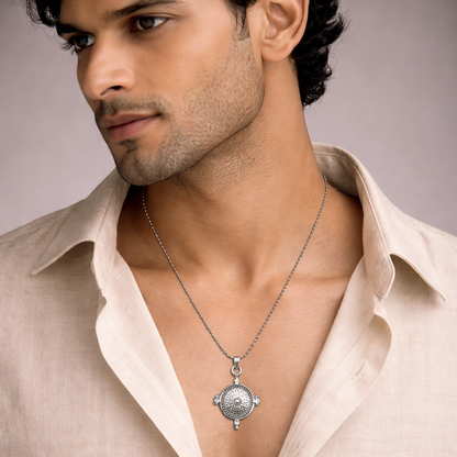 Vintage Compass Design Pendant Chain for Men Stylish Adventure Necklace