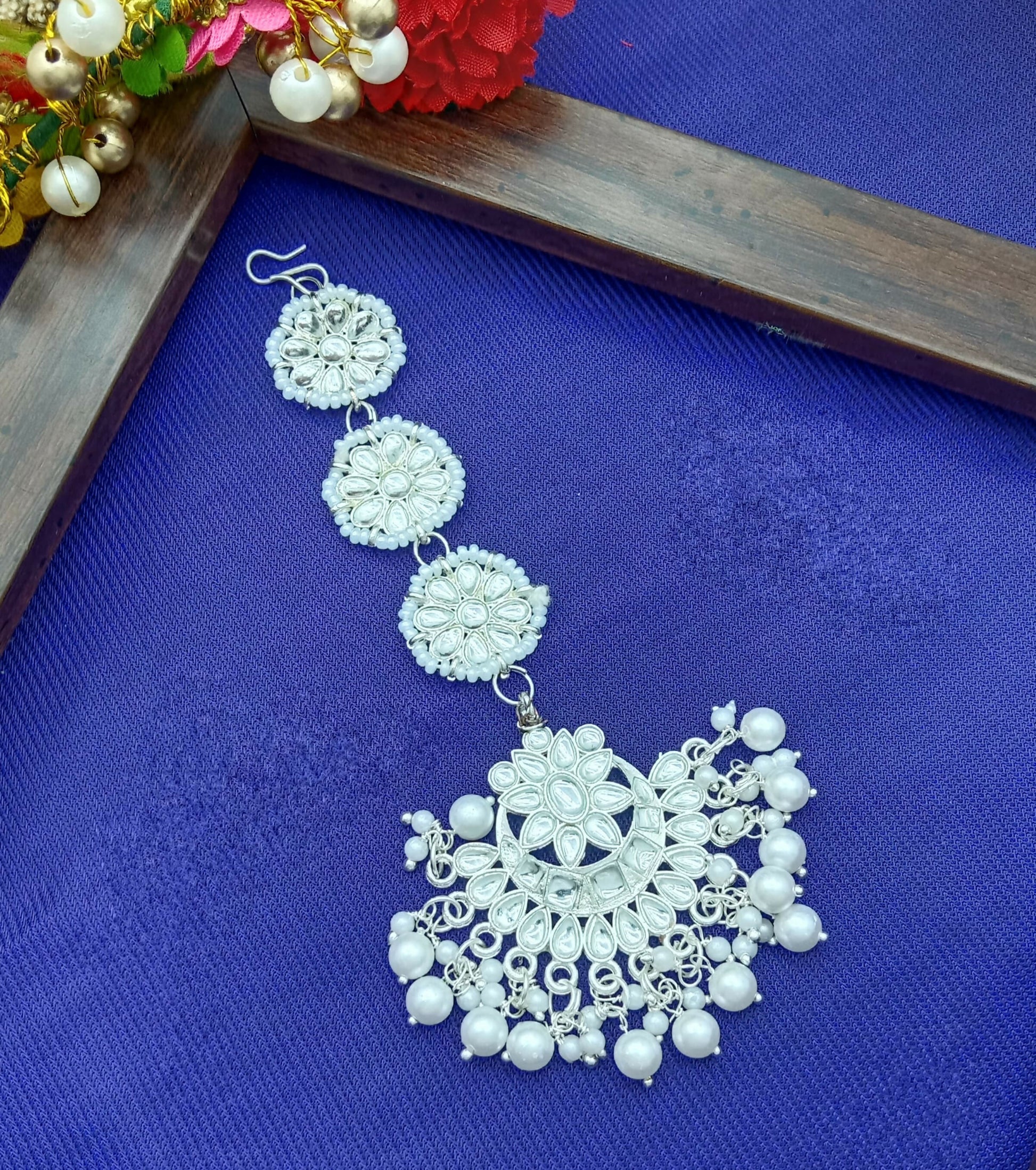 tik0115 white (4)
