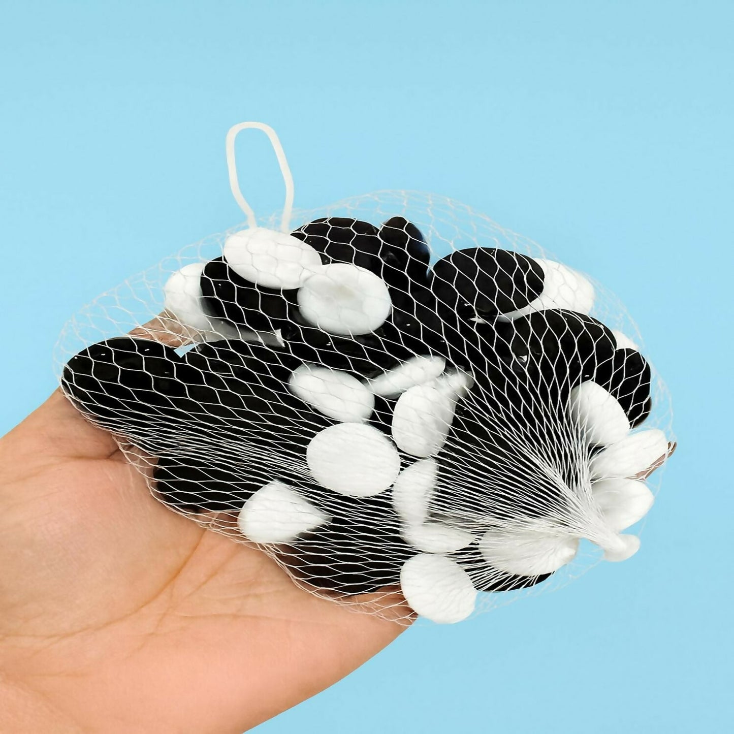 Decorative Pebbles for Home Garden Décor | Premium Smooth River Stones for Planters, Pots, Aquarium, Terrariums & Table Decorations | Mix of Black & White Polished Stones | Multi-Use Craft & Landscaping Pebble Set