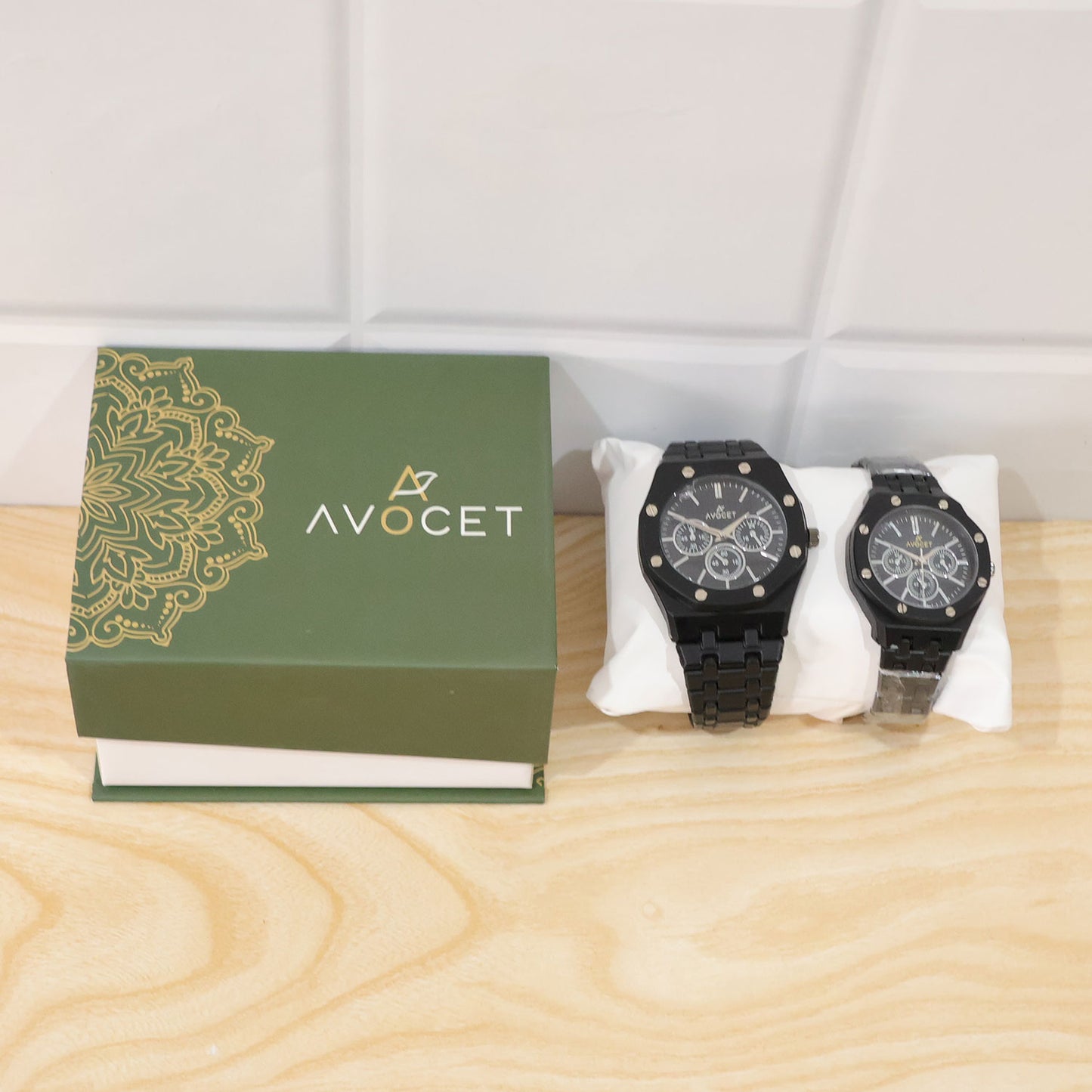 Black Dial Stainless Style Couple Watch Set with Matching Analog Design for Men Women