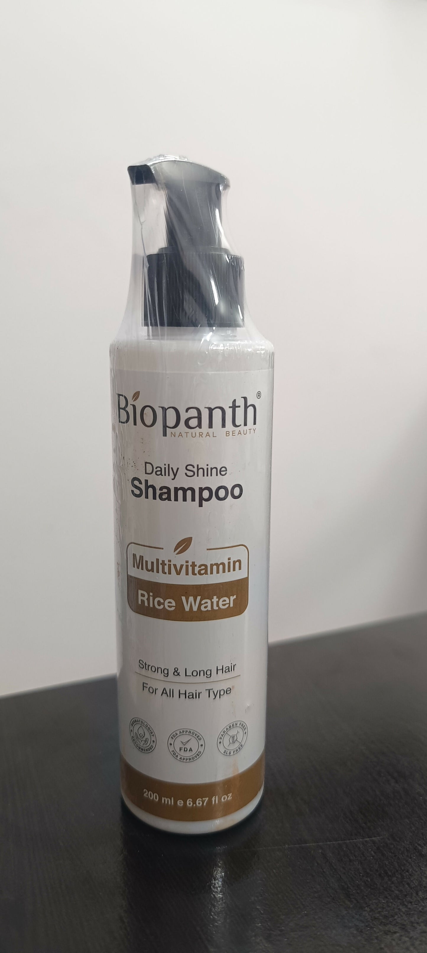Application of nourish shampoo on hair scalp