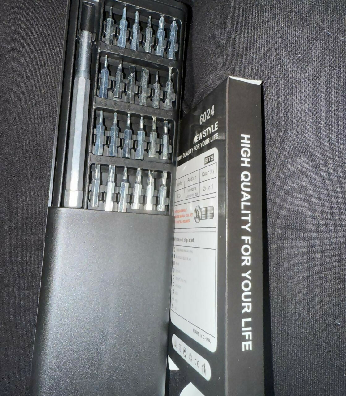 Precision Screwdriver Set 32-in-1 – Magnetic Repair Tool Kit for Electronics