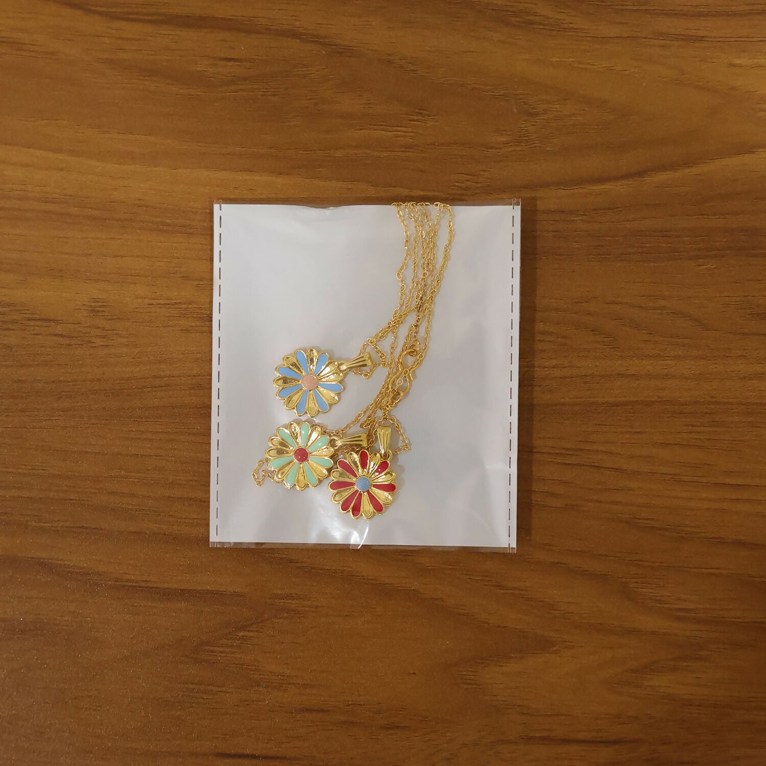 Daisy Flower Gold Pendant Necklaces with Colorful Enamel