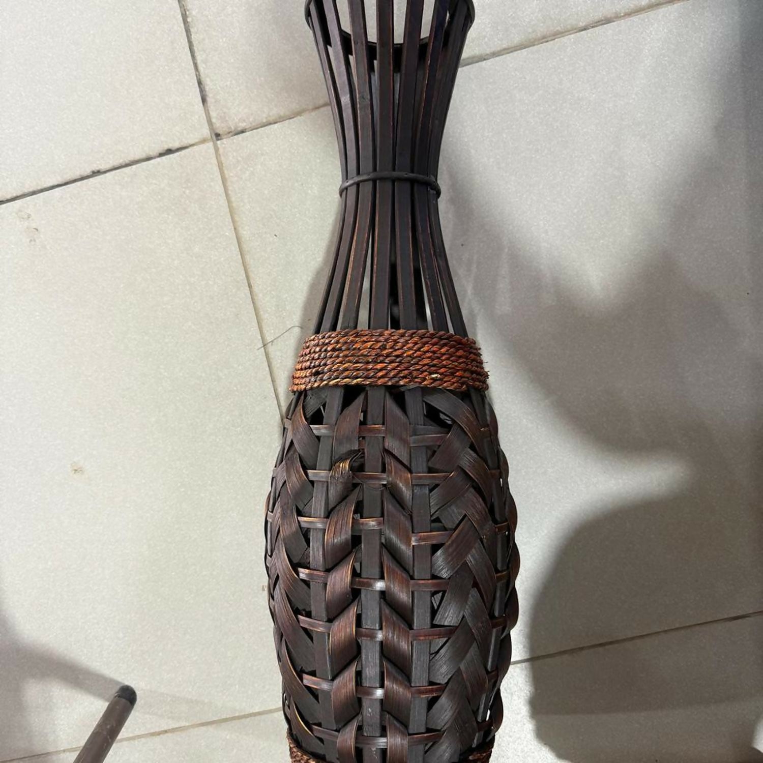 HOME DECOR Handcrafted Brown Woven Decorative Floor Vase | Tall Lightweight Flower Pot with Rope Design | Modern Home Décor Accent for Living Room, Bedroom, Hallway, Office – Suitable for Artificial & Dried Flowers (Approx. 27 Inch)