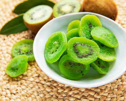 Infographic detailing the vitamin C and fiber benefits of Oracle Dried Kiwi Slices.