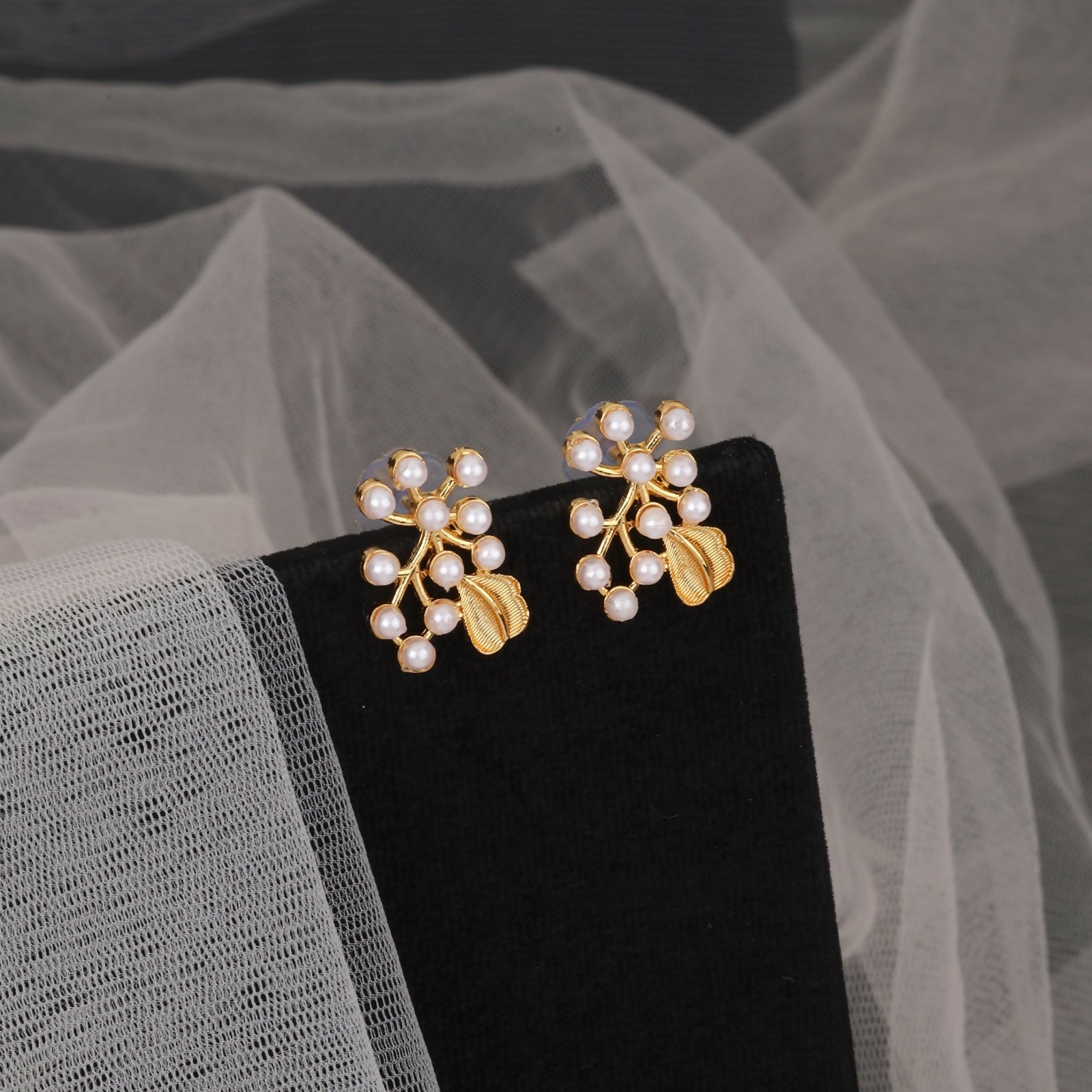 Gold-Tone Leaf & Pearl Choker