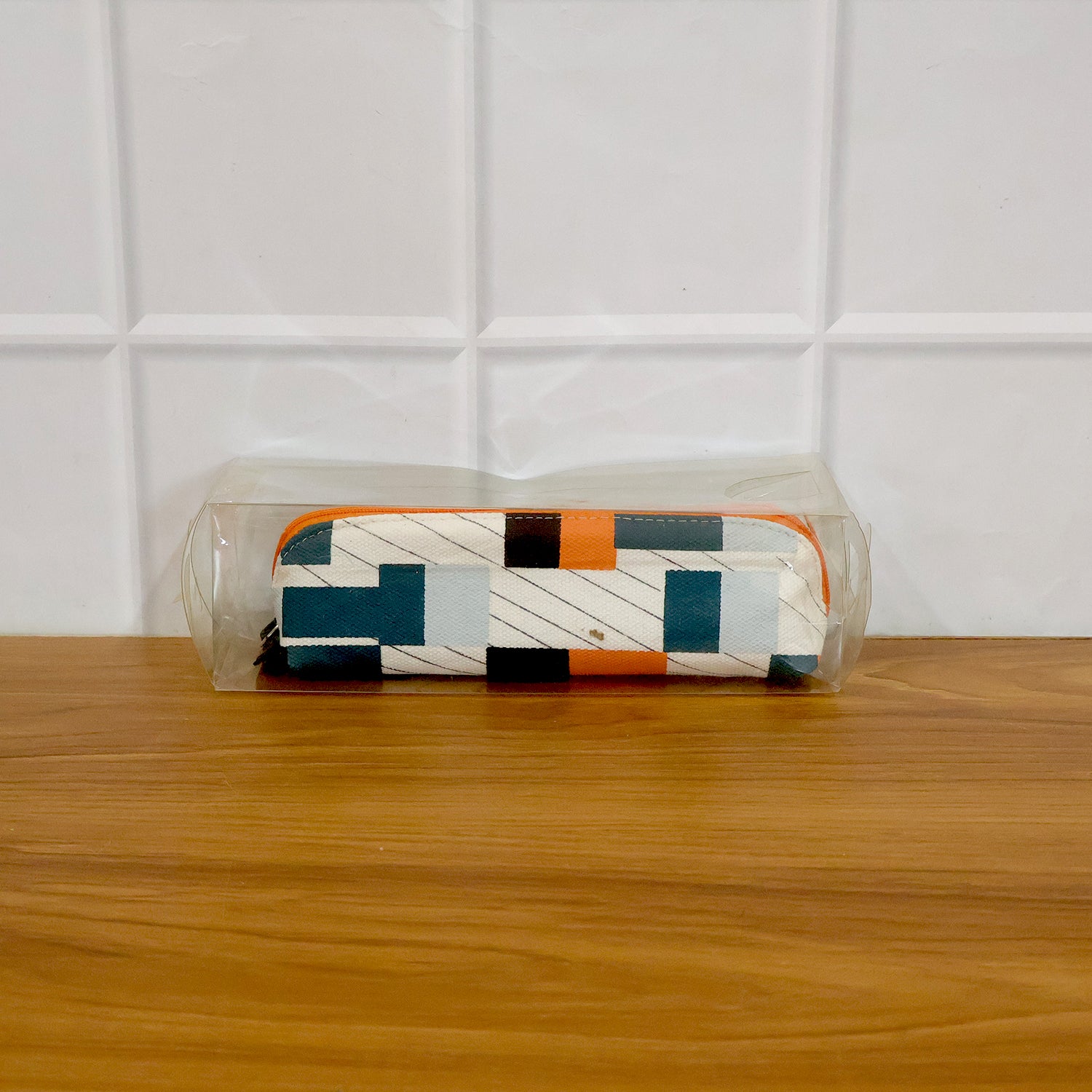 Stationery pouch zipper pull closeup