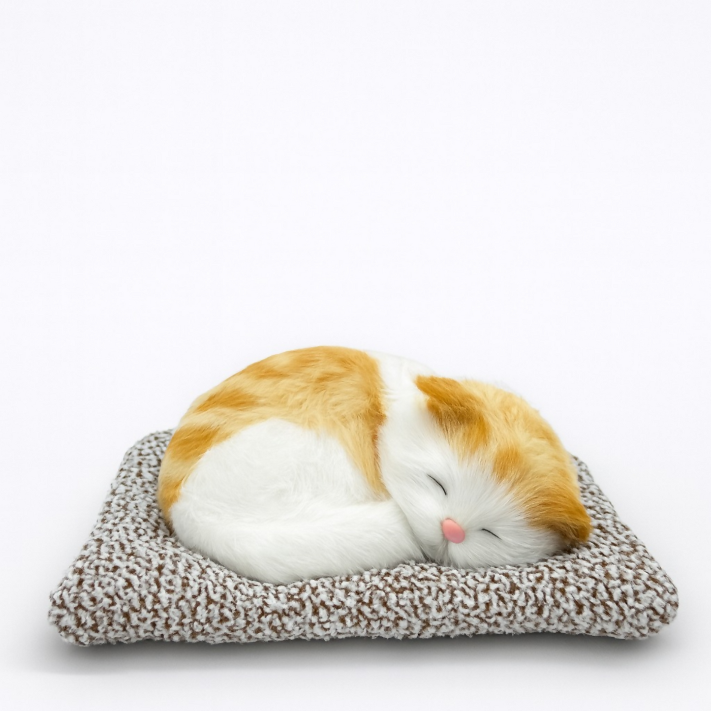 Lifelike Sleeping Cat Dashboard Toy for Car Interior Décor