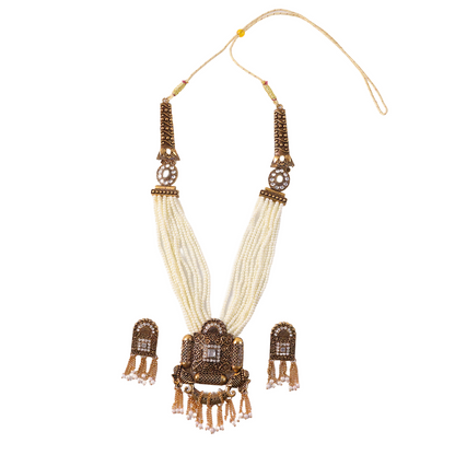 Side view of the pendant detailing