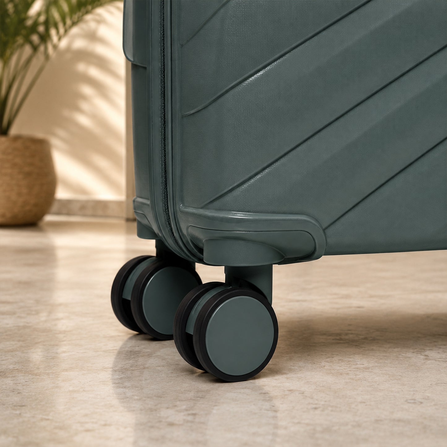 Quartz Grey Hard Shell Trolley Suitcase with 360° Wheels & TSA Lock for Easy Travel