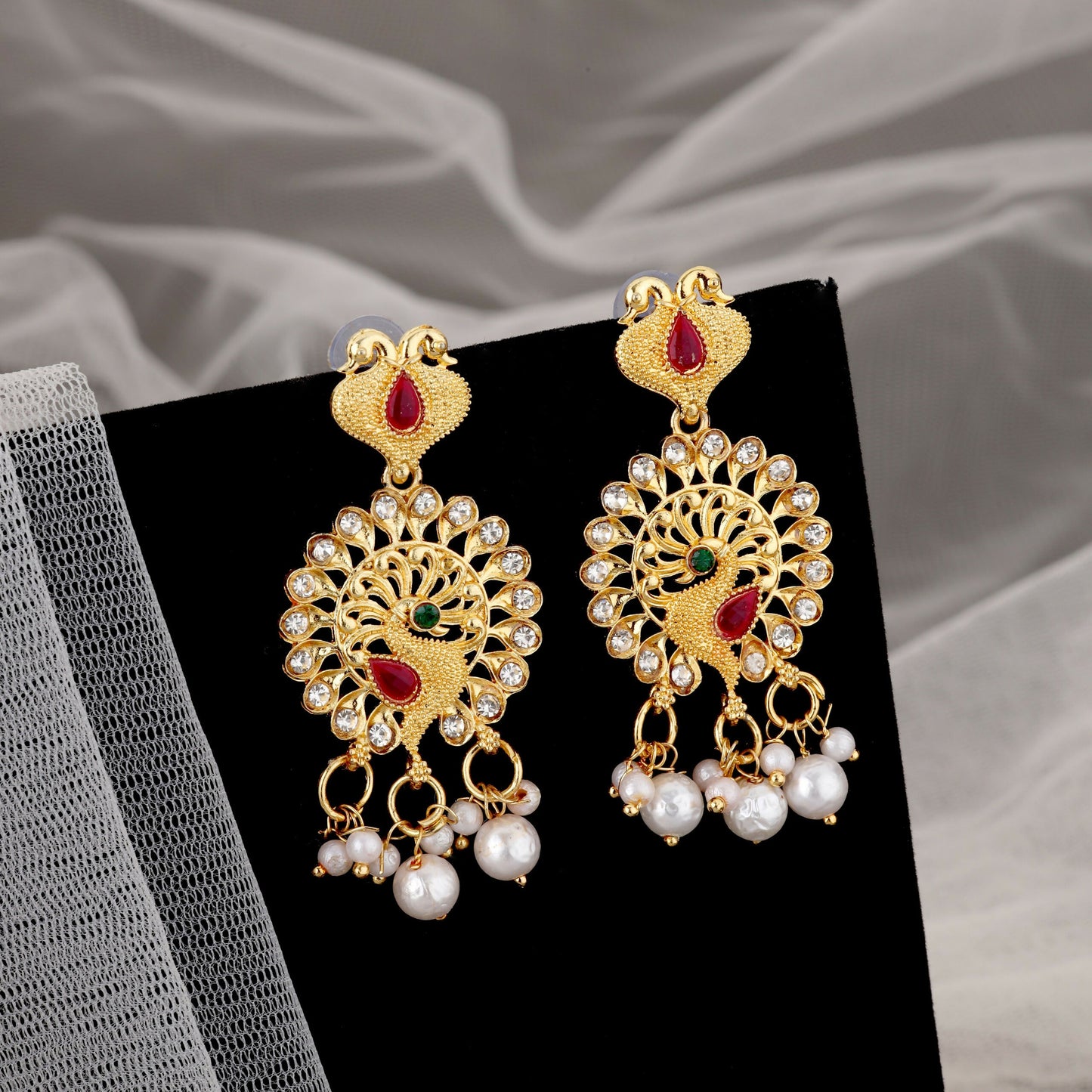 Traditional Gold-Plated Kundan & Pearl Choker Necklace with Matching Earrings