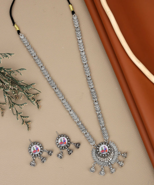 Bold Gold-Tone Black Stone Choker with Pearl Drops