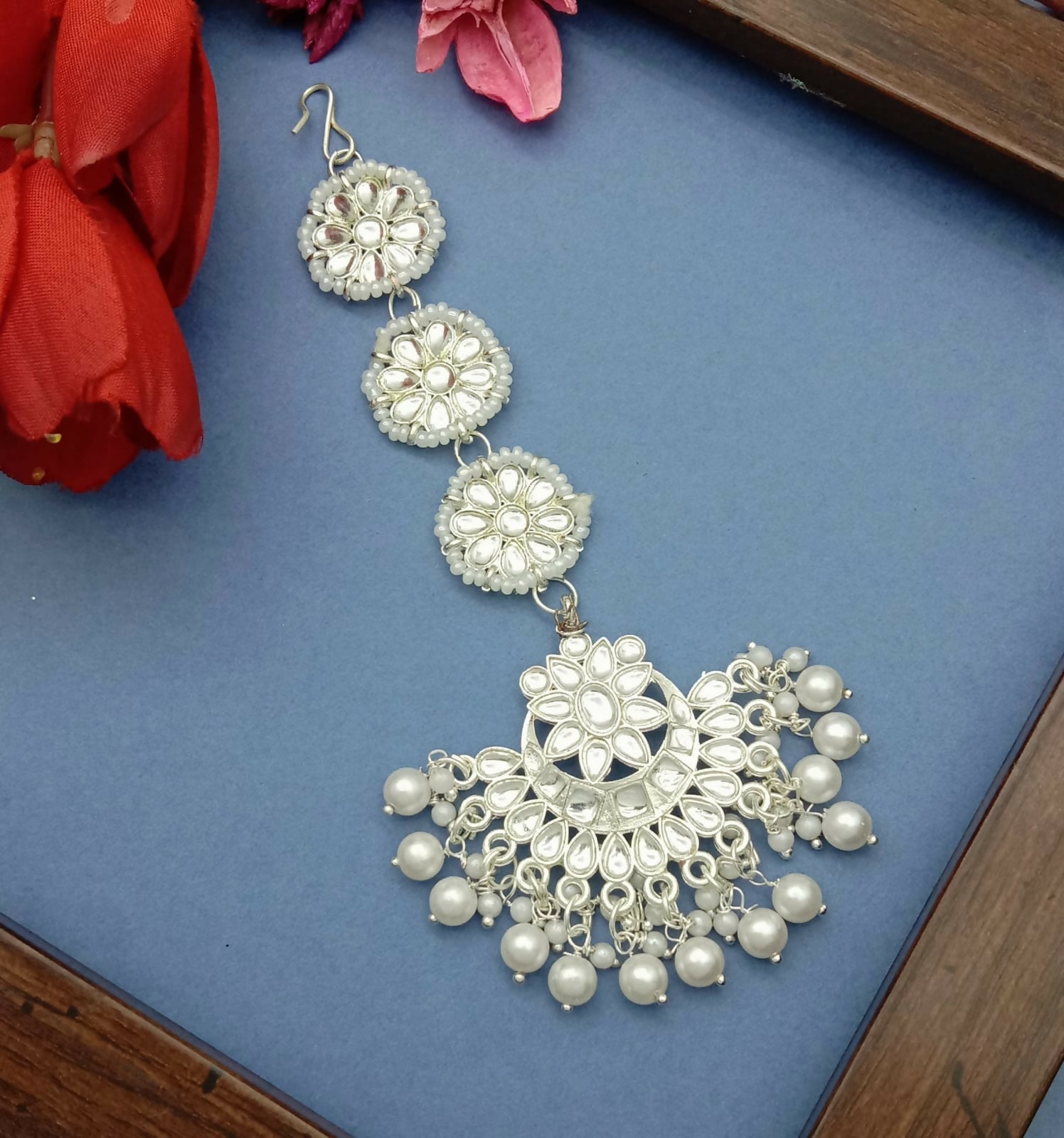 tik0115 white (2)