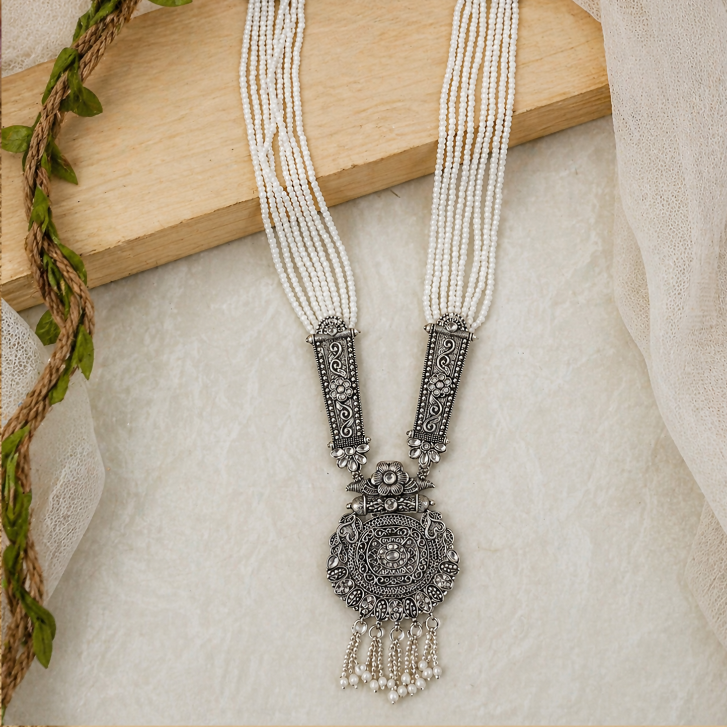 necklace 4  image 3
