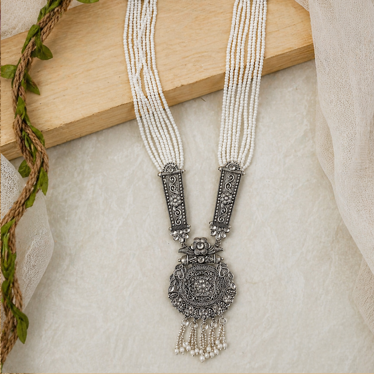 necklace 4  image 3