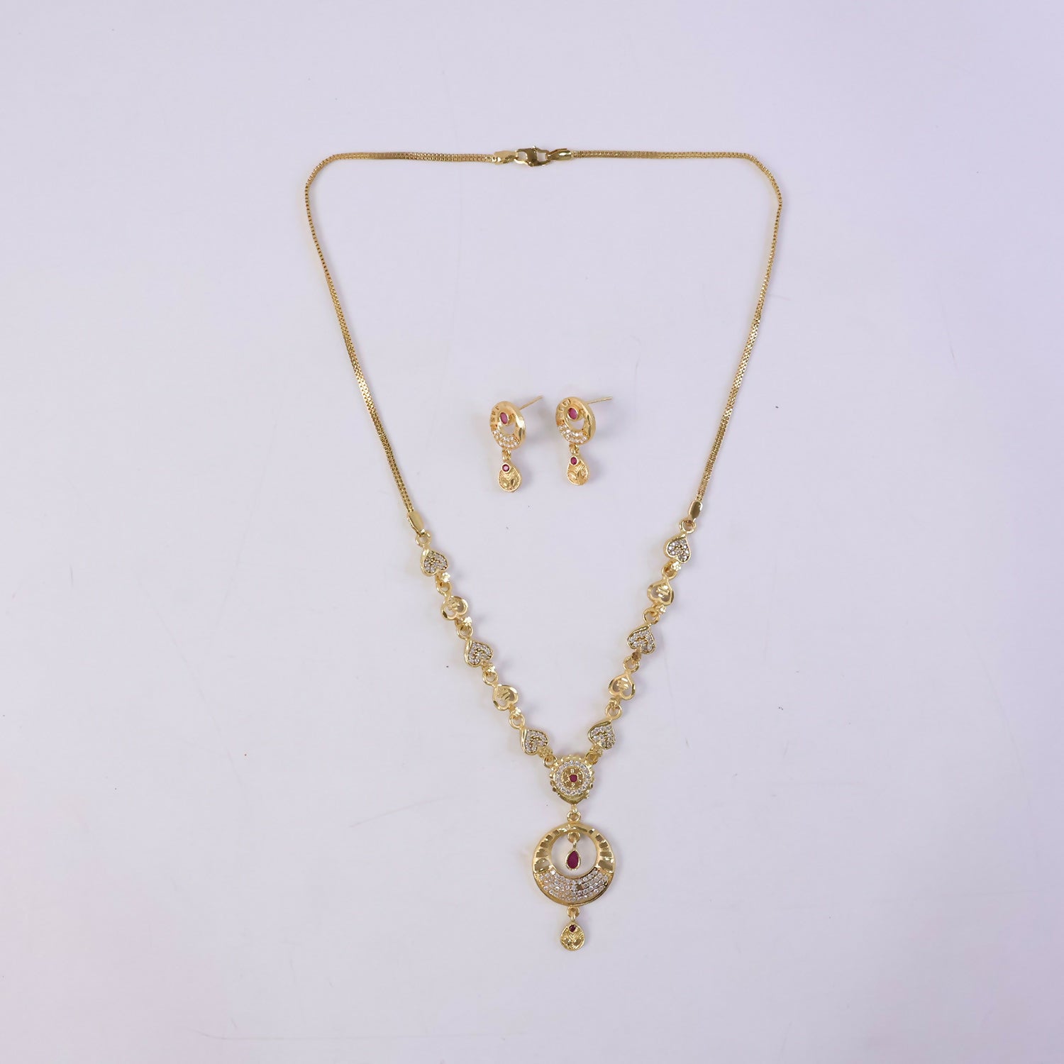Vintage Royal Inspired Necklace Set with Traditional Statement Design