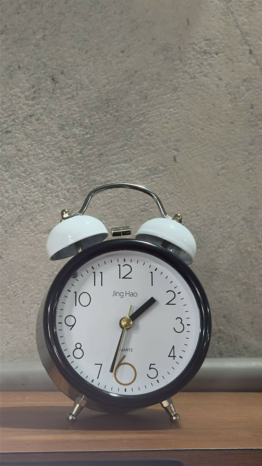 Classic Retro Twin Bell Alarm Clock for Bedroom, Black Analog Quartz Table Clock with Loud Ringing, Nightstand Bedside Clock with Silent Sweep Movement, Battery Operated Wake-Up Clock for Home & Office