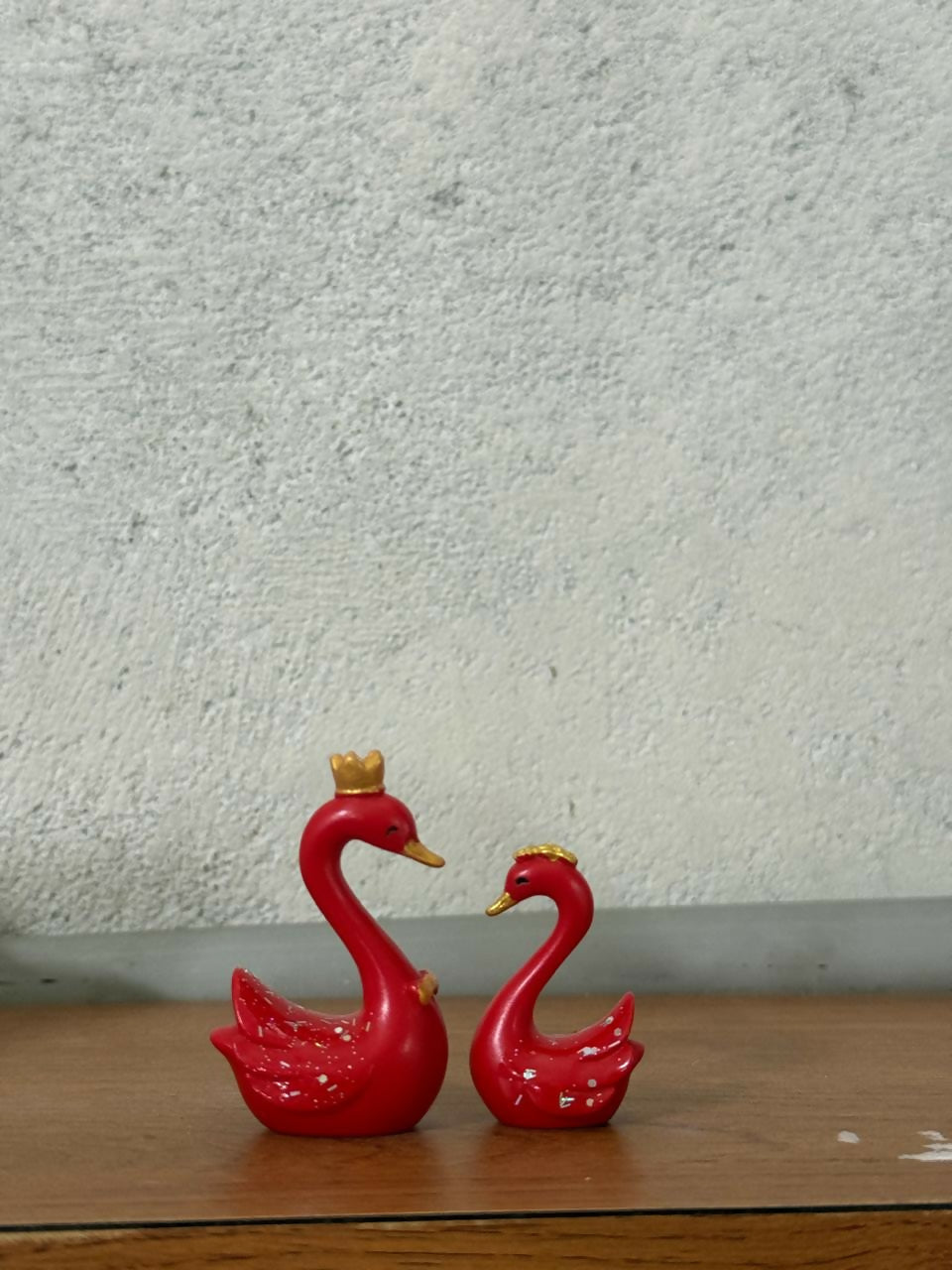 Royal Red Swan Couple Decorative Showpiece for Home & Bedroom Decor