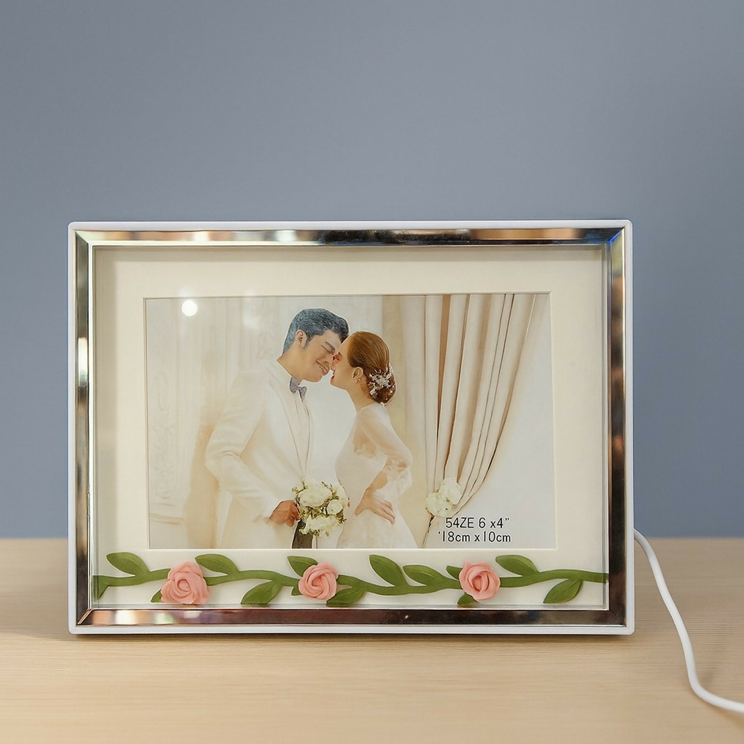 Premium LED Light Photo Frame for Home Decor | 6x4 Inch Illuminated Photo Frame with Warm White LED Border & Rose Floral Decoration | USB Powered Night Light Picture Frame for Bedroom, Living Room & Gifting