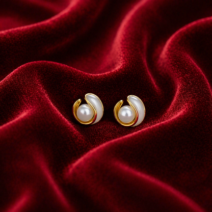 Minimal Korean style gold and pearl stud earrings