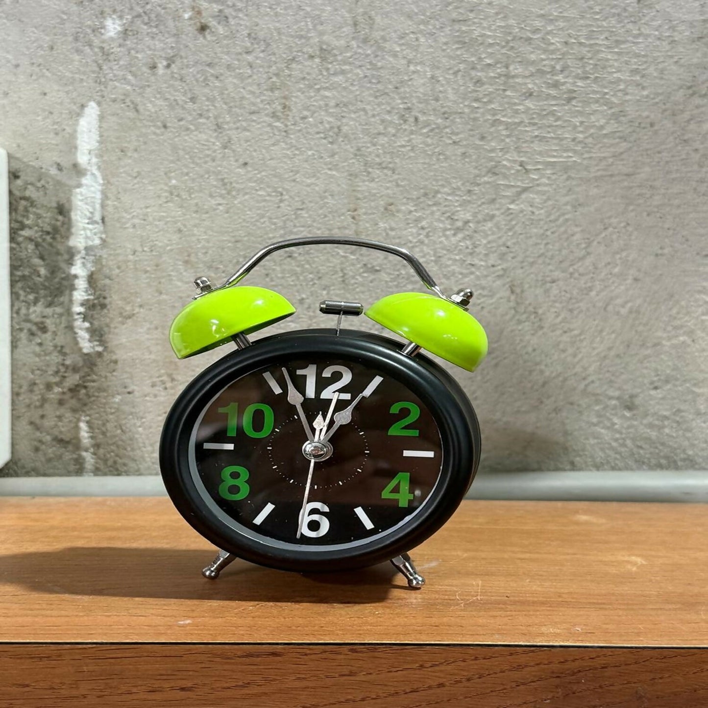 Vintage Twin Bell Alarm Clock for Bedroom & Desk – Loud Ring, Classic Design