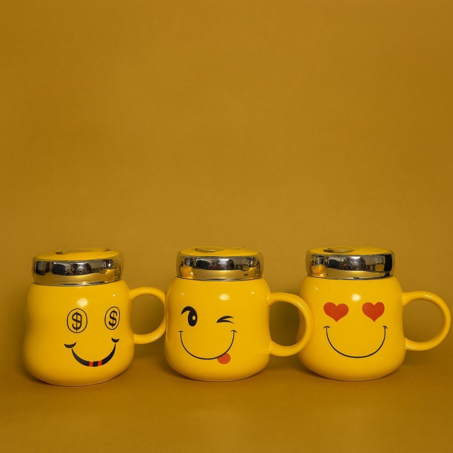 Cute Smiley Heart-Eyes Ceramic Mug with Lid & Handle | Adorable Yellow Coffee & Tea Cup for Home, Office & Gifting | Premium Glossy Finish Emoji Style Mug for Hot Beverages, Milk, Tea, Coffee & Cocoa