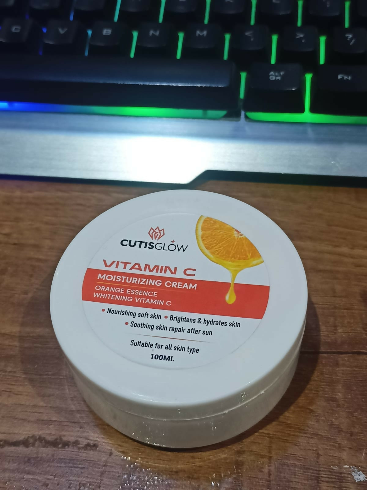 Eyelet Vitamin C Moisturizing Cream – Brightening & Hydrating Cream with Orange Essence for Glowing & Even Skin Tone, Suitable for All Skin Types (100ml)