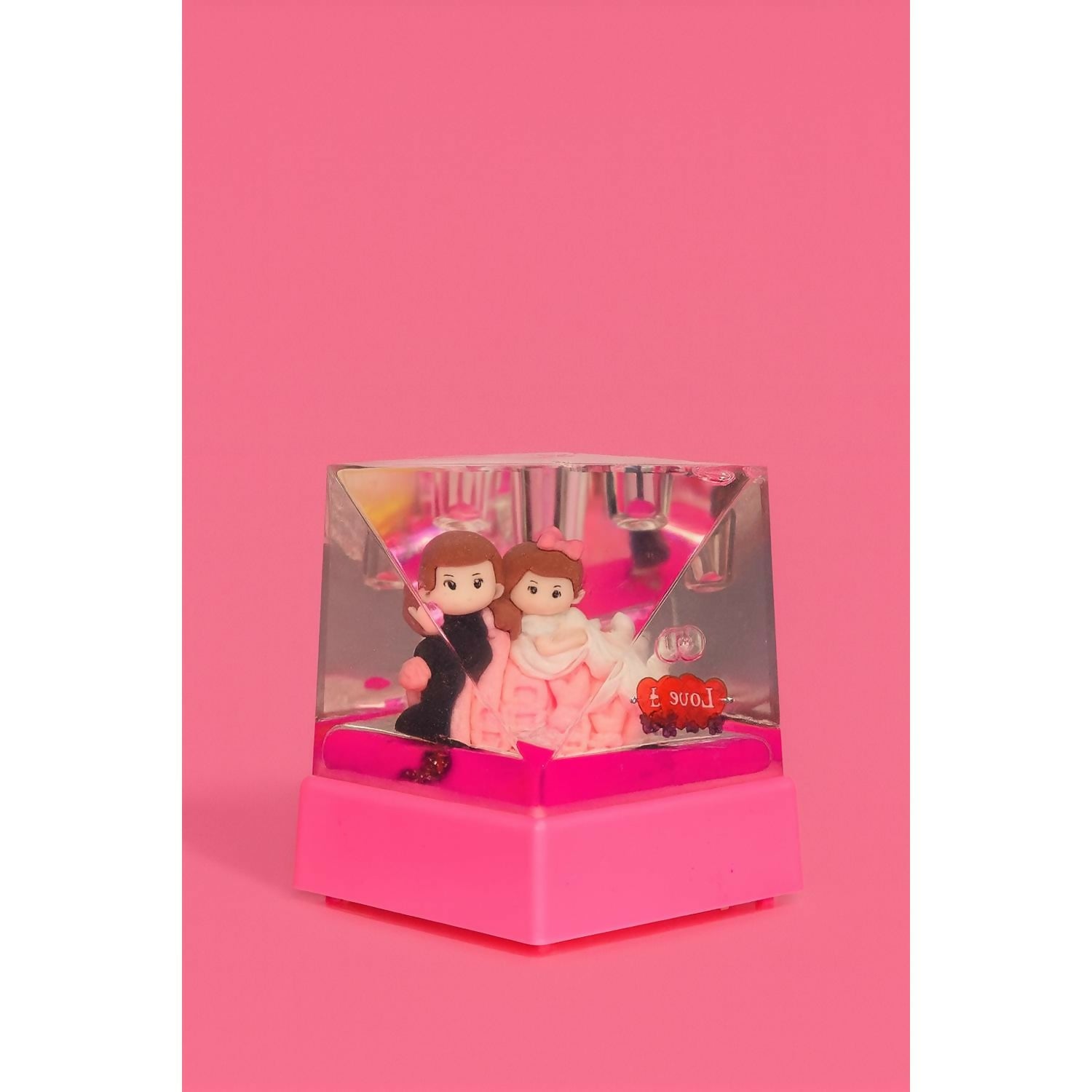 Romantic Couple Love Water Globe with Glitter Liquid Effect and Cute Figurines – Decorative Tabletop Showpiece with Heart Design – Ideal Anniversary, Birthday, Wedding and Valentine’s Day Gift for Couples