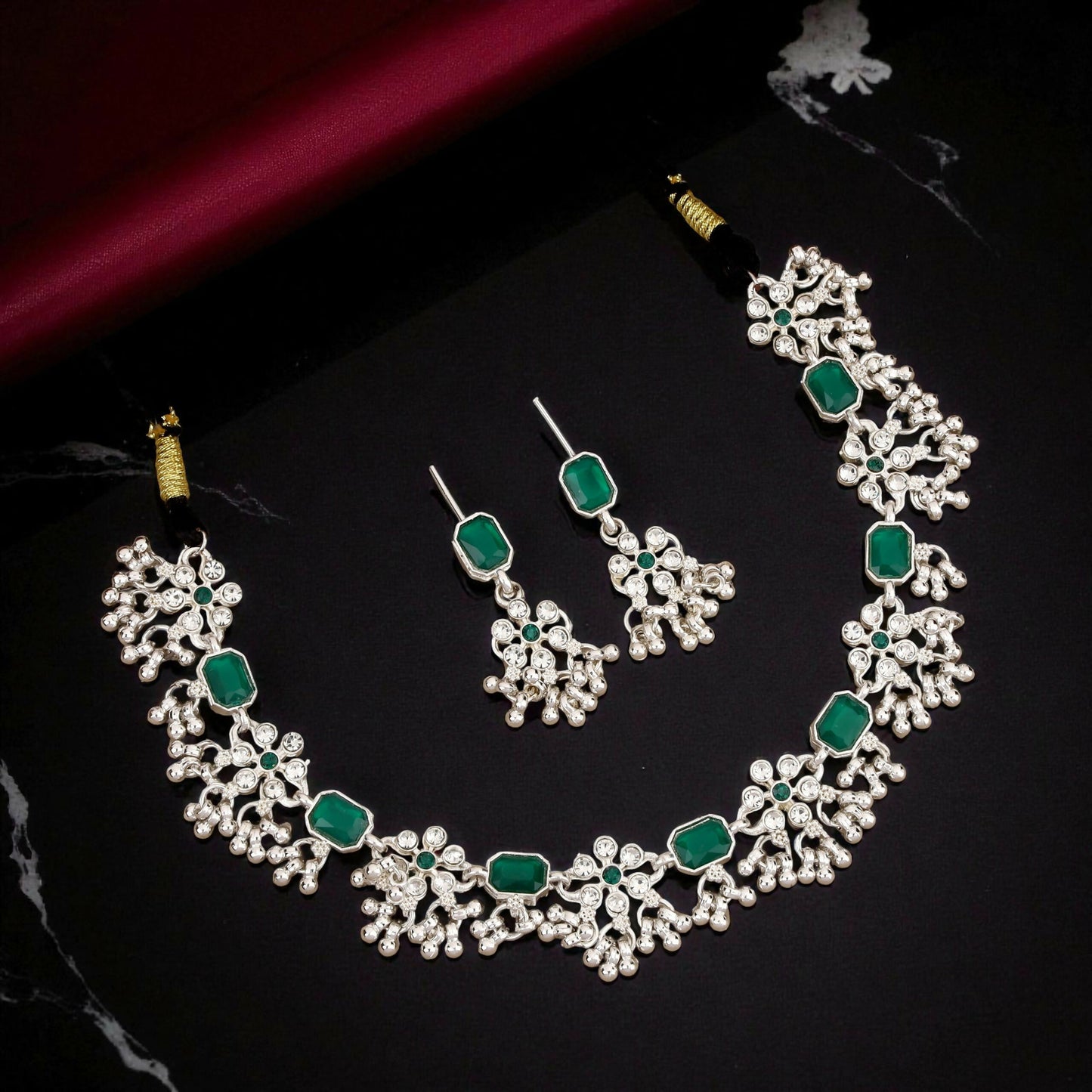 Oxidized Silver Green Teardrop Scallop Choker Set