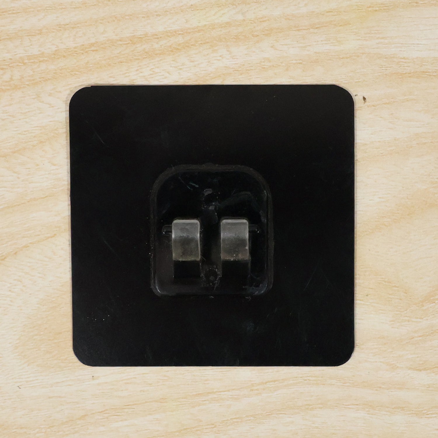 Adhesive wall hook daily use