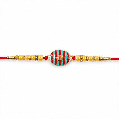 Detailed view of the comfortable thread and back of the Kundan Rakhi.