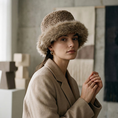 Winter cap in mixed random design