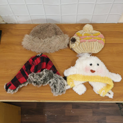Model wearing all-season woolen and summer cap