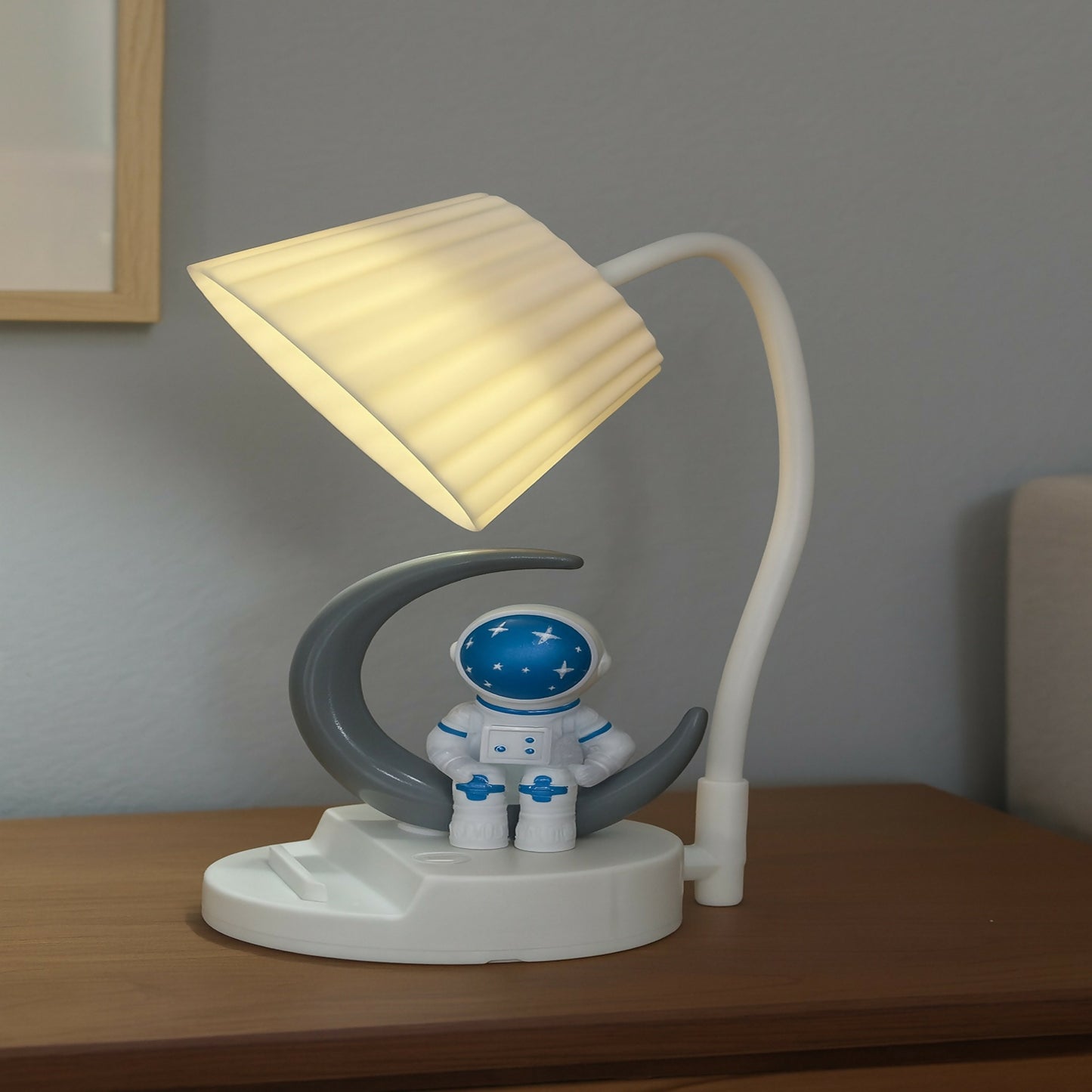 Astronaut Moon LED Table Lamp with Soft Light, USB Rechargeable Night Lamp