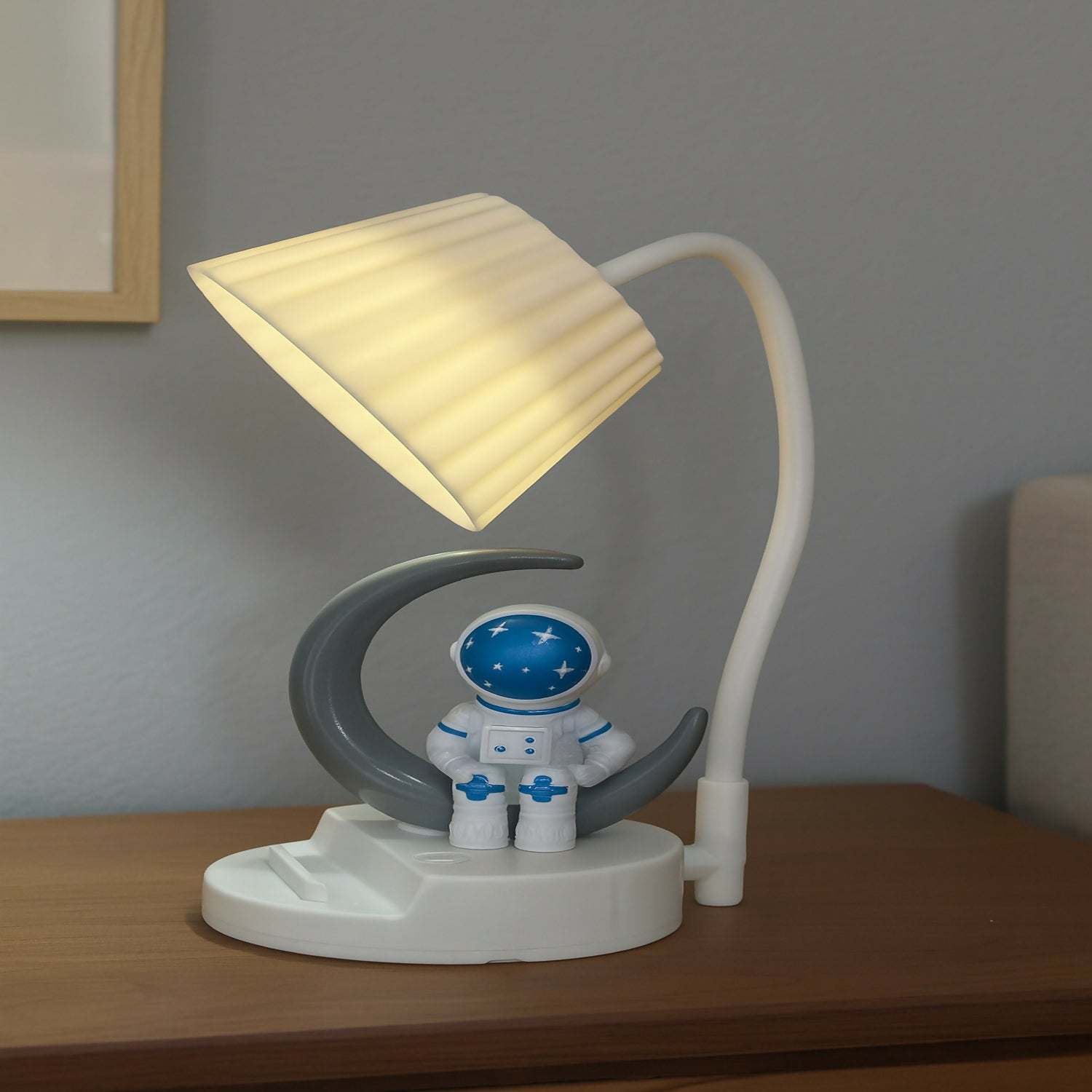Astronaut Moon LED Table Lamp with Soft Light, USB Rechargeable Night Lamp