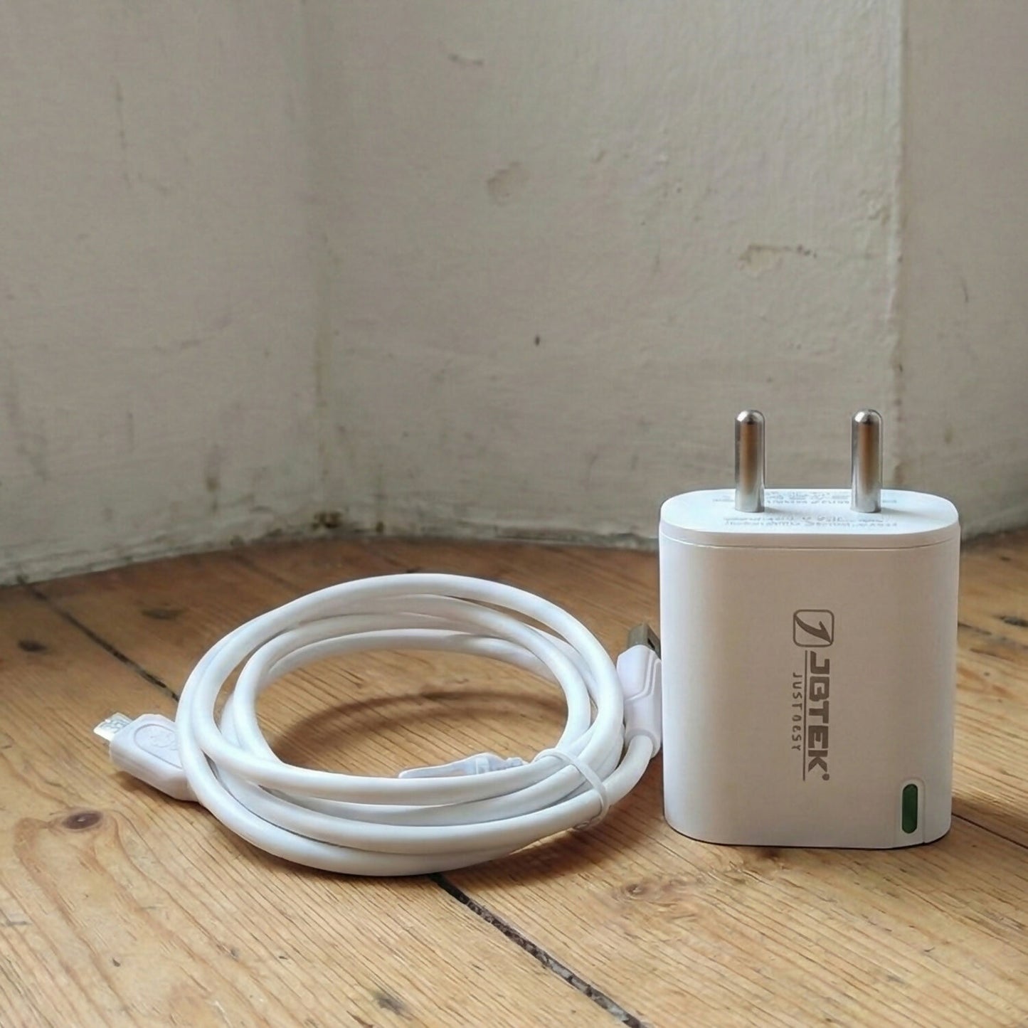 USB Fast 15W Charging Adapter with Micro USB Cable for Smartphones