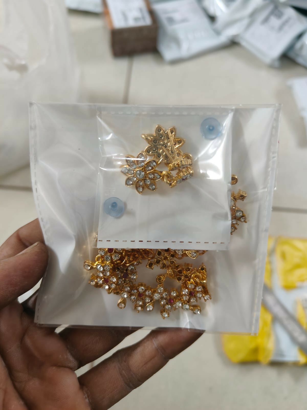 Diamond-Look Floral Choker Necklace Set with Accent Stones