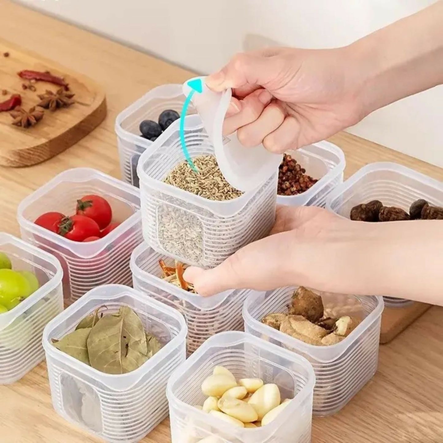 Multi-Compartment Fresh Storage Container with lid