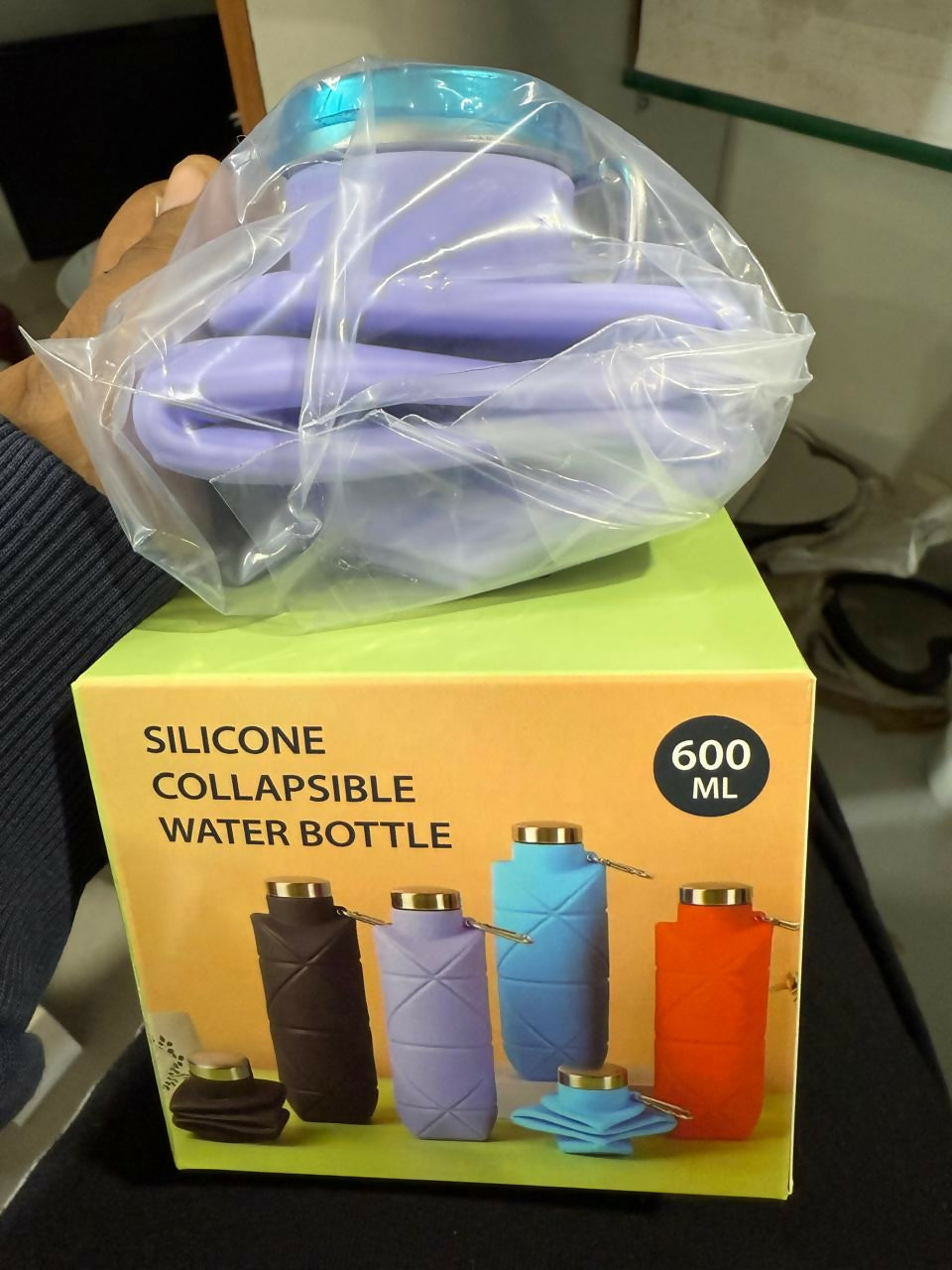 Silicone Collapsible Water Bottle 600 ML with Leakproof Steel Lid