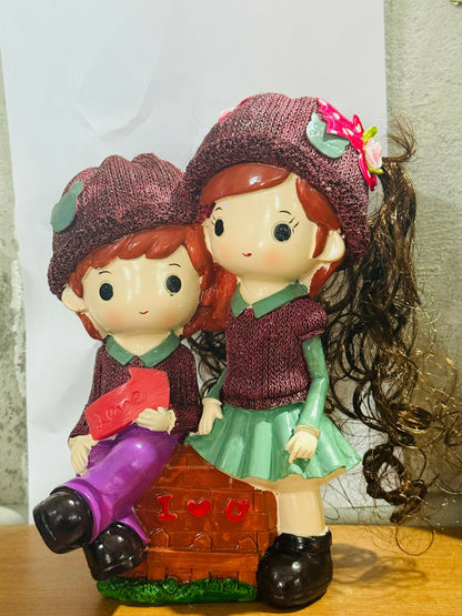 Cute Couple Love Showpiece Figurine for Home Decor Gift and Piggy Bank