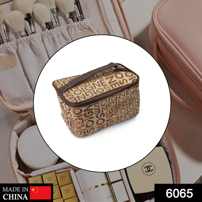 6065 Portable Makeup Bag Widely Used By Womens For Storing Their Makeup