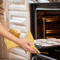 Cotton Oven Mitt – Heat Resistant & Stylish | Bake & Dwell